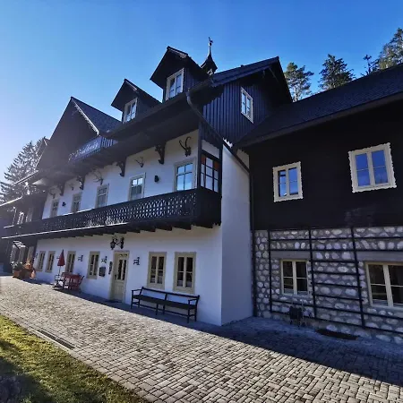 Ausblick Mit Balkon Im Ski- Und Wandergebiet Apartment