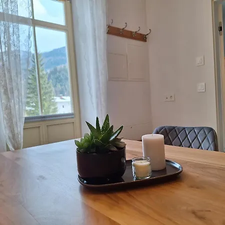 Apartment Ausblick Mit Balkon Im Ski- Und Wandergebiet