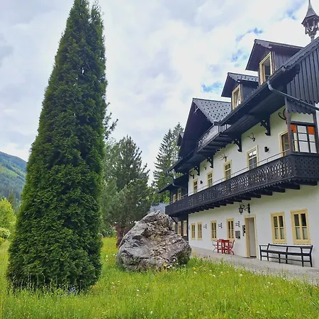 Ausblick Mit Balkon Im Ski- Und Wandergebiet Hinterstoder
